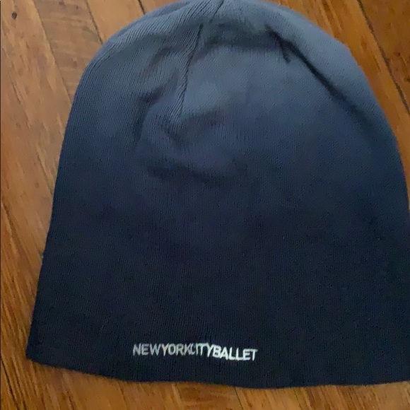 NYC BALLET BEANIE - Picture 1 of 2